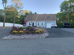 25 Bob White Cir, Osterville, MA 02655