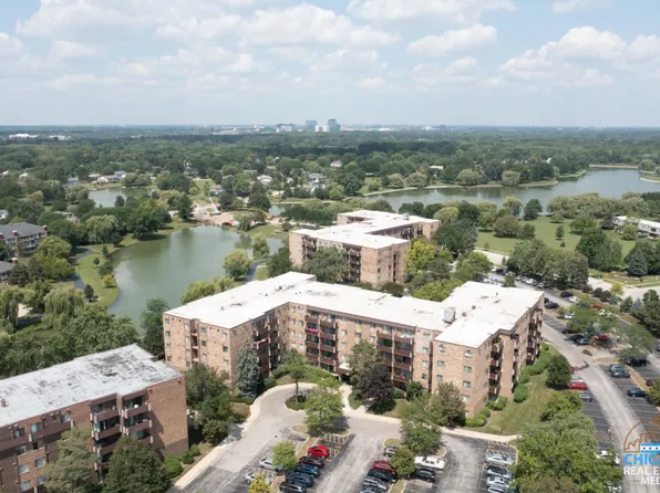 720 Wellington Ave Unit 415, Elk Grove Village, IL 60007