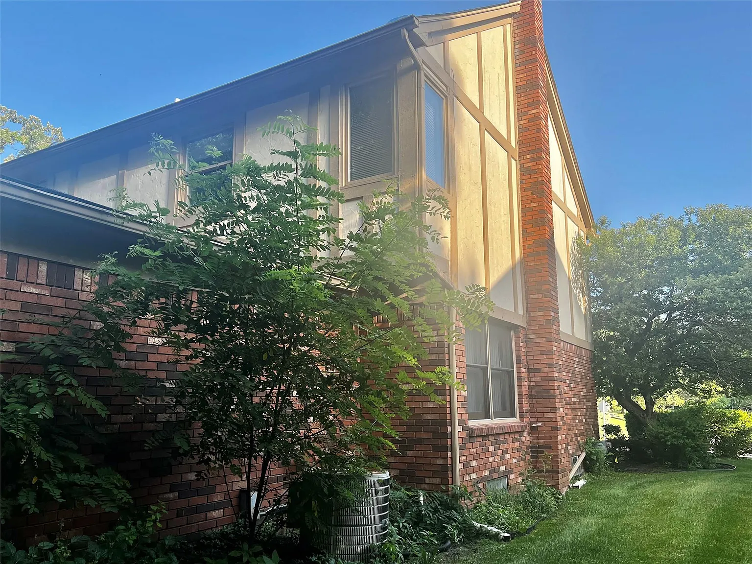 4 bed, 2.5 bath, 2701 sqft, $3,295 — Photo 3