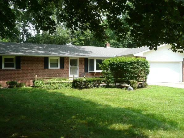 51678 Grape Rd, Granger, IN 46530