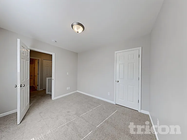 1211 Joannas Ct — Photo 8