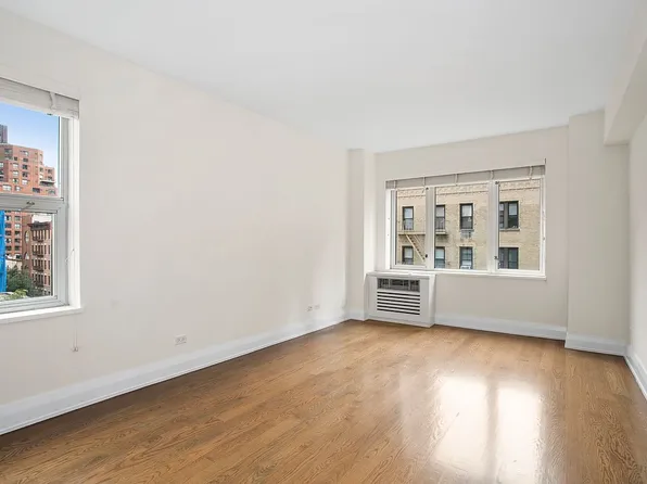 211 E 51st St APT 9G, New York, NY 10022