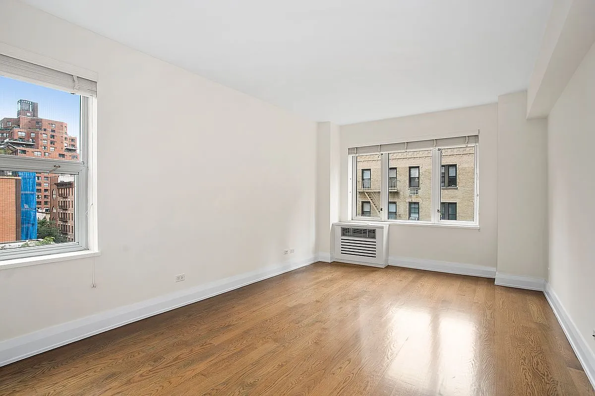 211 E 51st St APT 9G photo 1