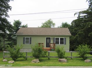 207 Cedar Ln, Greentown, PA 18426