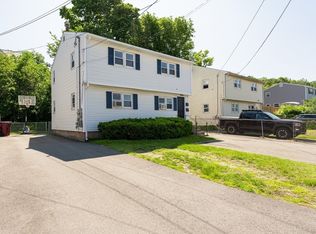 258-260 Pleasant St, Lowell, MA 01852