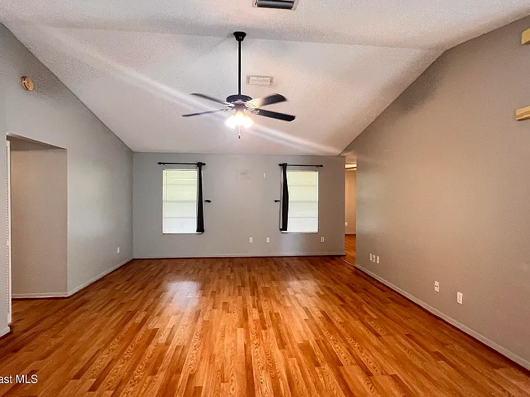 934 Colonial Ave SE — Photo 18