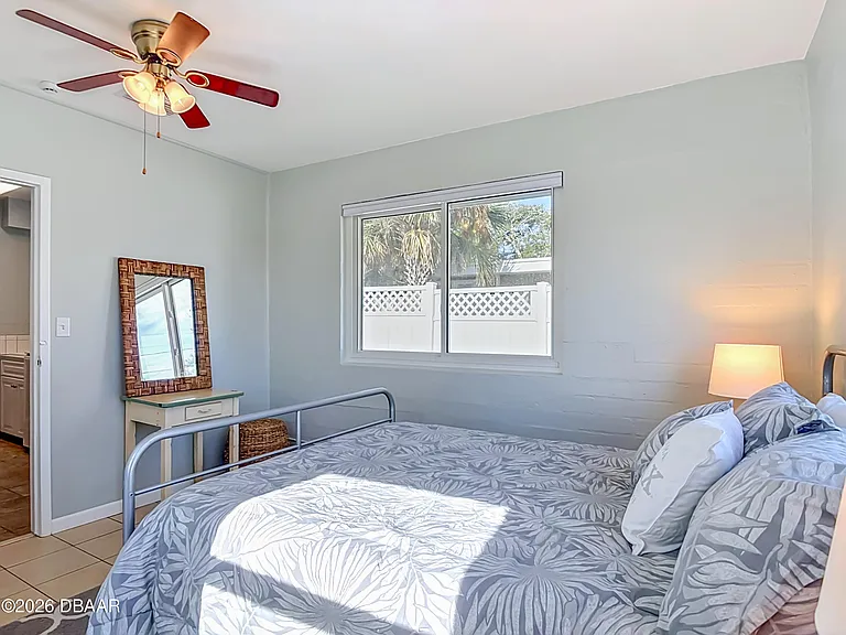 1621 N Oleander Ave — Photo 23