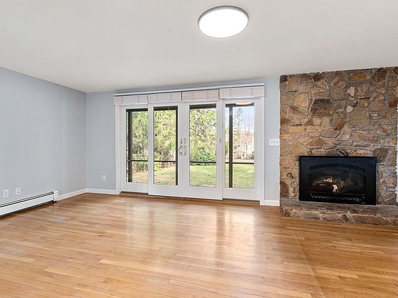 4th image of 54 Lake Shore Dr