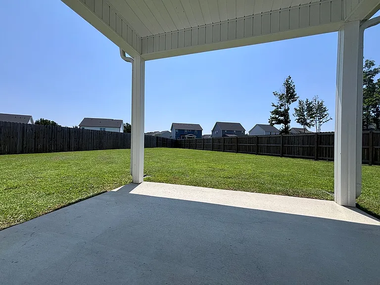 513 Harvest Meadow Xing — Photo 32