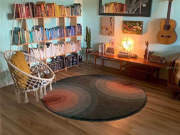 3rd image of 548 Macleod Ter