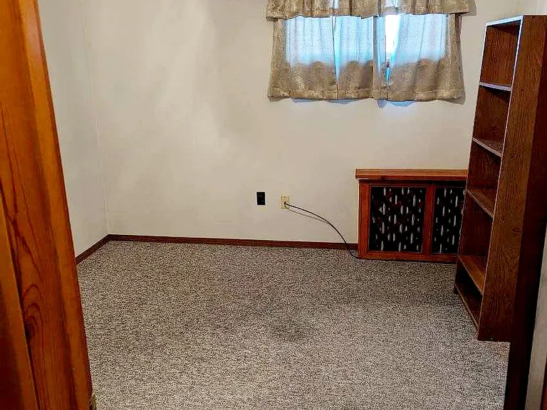 718 Hannah St #2 — Photo 2
