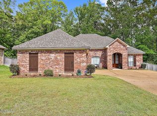 129 Oak Meadow Dr, Clinton, MS 39056