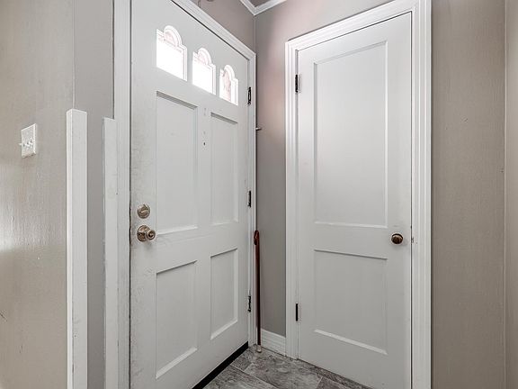 4th image of 1534 Phillips St