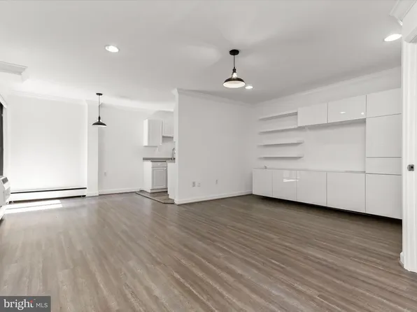 2325 42nd St NW APT 320, Washington, DC 20007