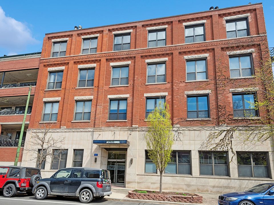 1st image of 2525 N Sheffield Ave APT 2G