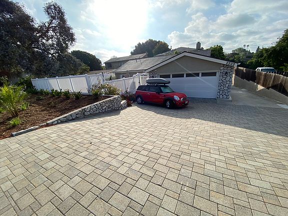 3rd image of 2222 Canyon Dr APT A