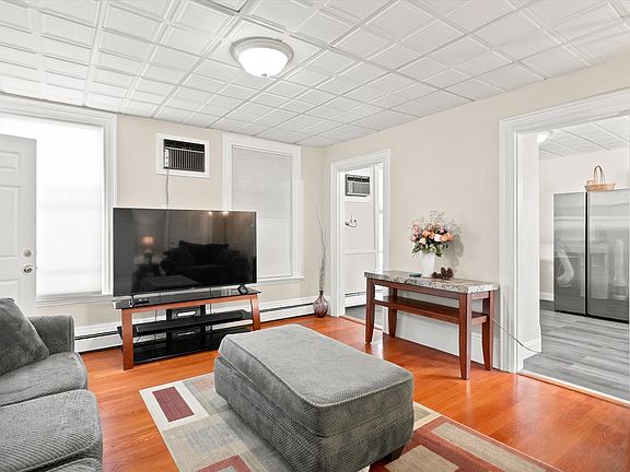 5th image of 114 Central St