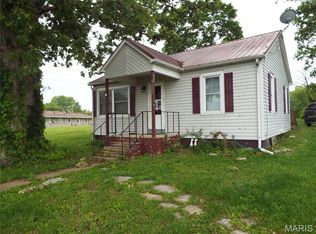 205 W Chestnut St, Dixon, MO 65459
