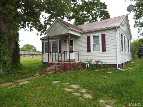 205 W Chestnut St, Dixon, MO 65459