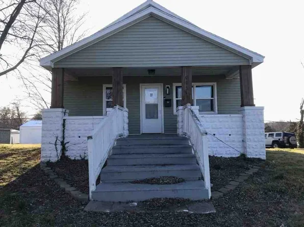 605 S 8th St, Vandalia, IL 62471