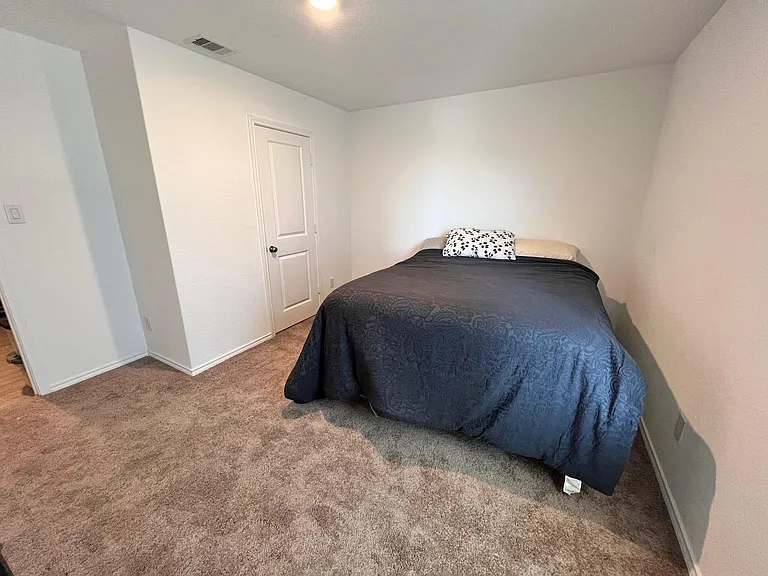 2722 Winterfell St — Photo 11