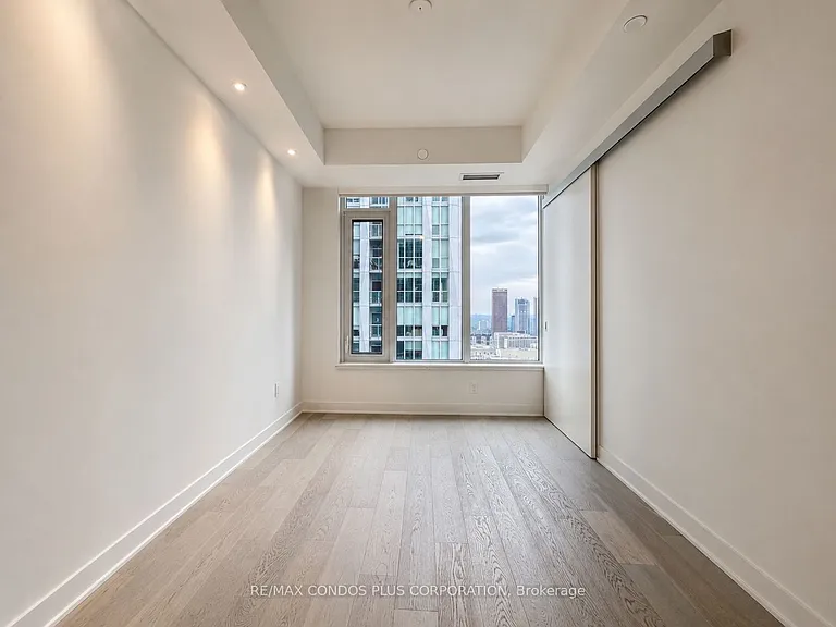11 Yorkville Ave #3907 — Photo 14