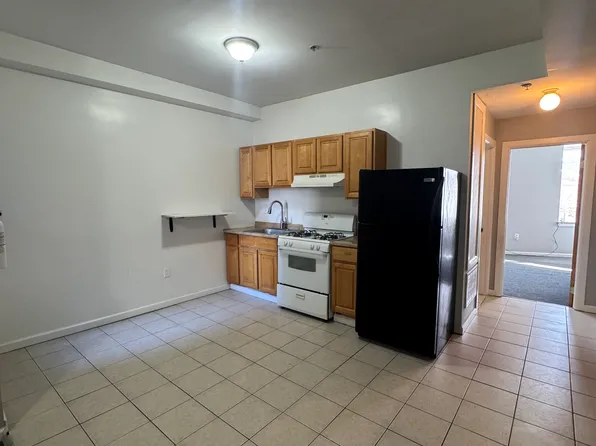 4634 Woodland Ave #2F, Philadelphia, PA 19143