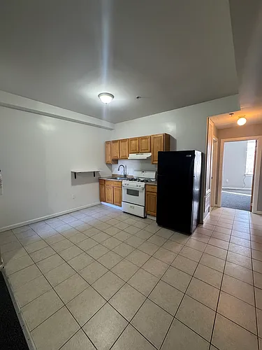 4634 Woodland Ave #2F Photo 1