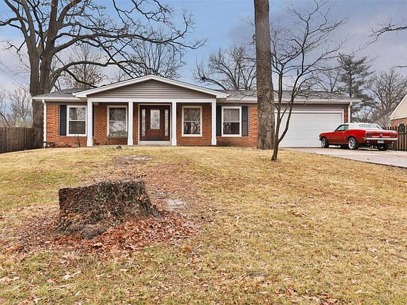 2nd image of 817 W Rose Hill Ave