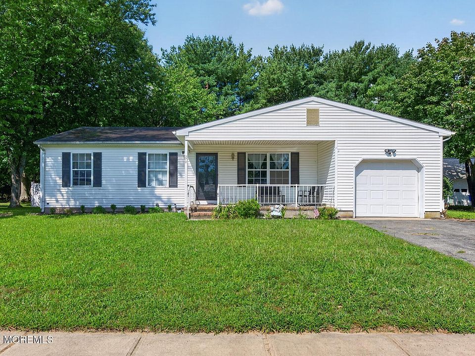 1st image of 370 Elm Lane