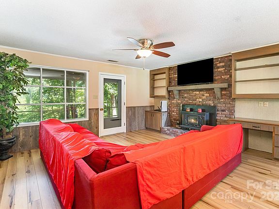 3rd image of 531 Whittington Pl