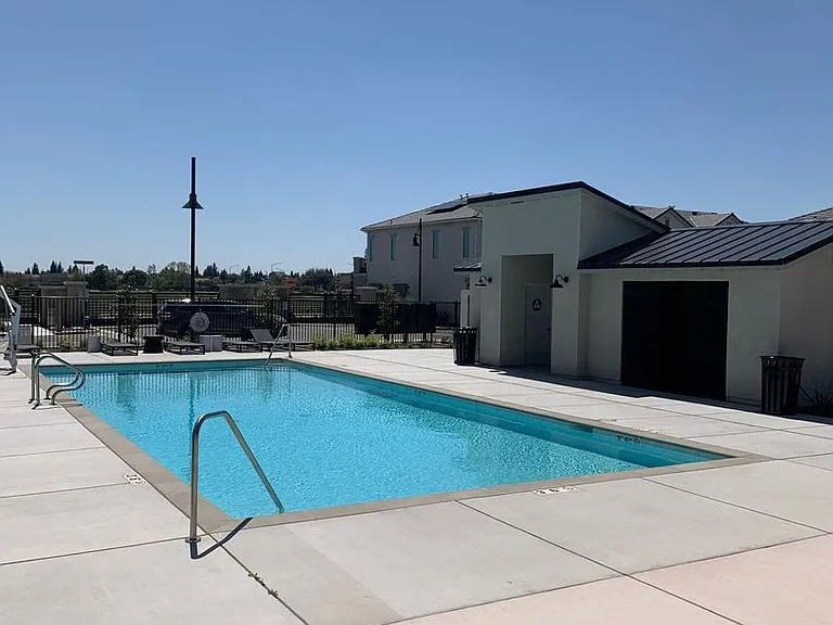 490 W Mahogany Ln — Photo 46
