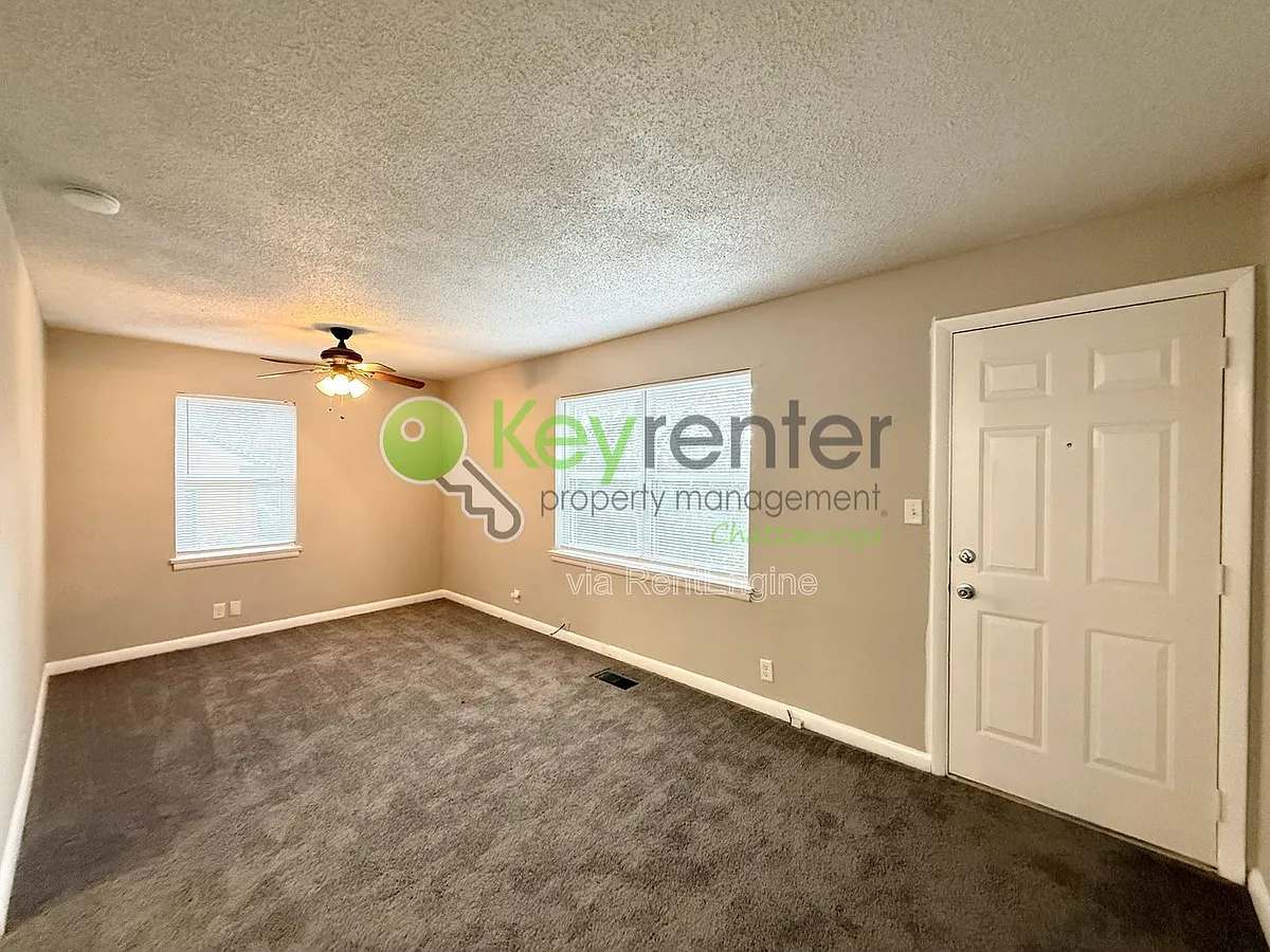 Building Photo - 305 Sunrise Ln #B