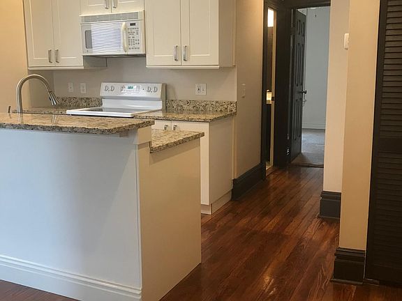 3rd image of 3462 S Spring Ave Floor 2