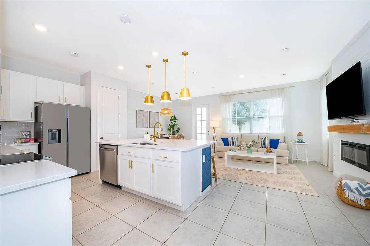 3 bed, 2.5 bath, 1580 sqft, $2,395 — Photo 4