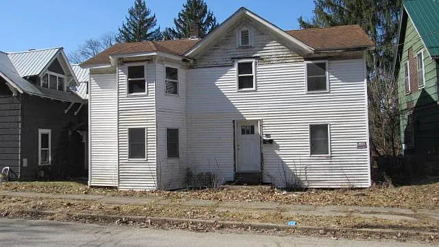 116 Hone Ave photo 1