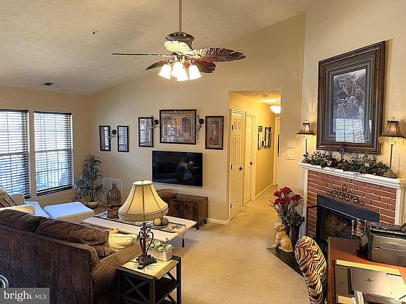 2nd image of 619 Deering Rd #1K