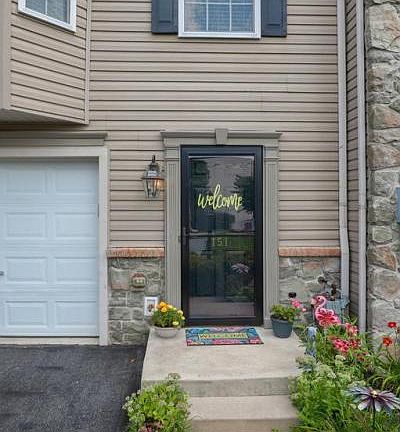 4th image of 151 Bradford St