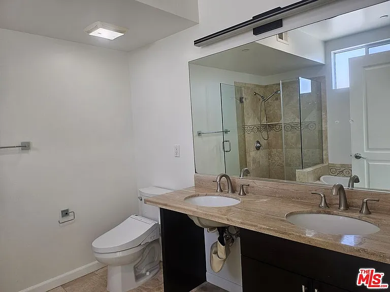 332 S Oxford Ave #201 — Photo 16
