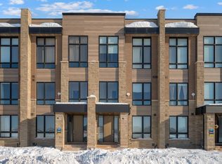 3137 Meadowridge Dr, Oakville, ON L6H7P9