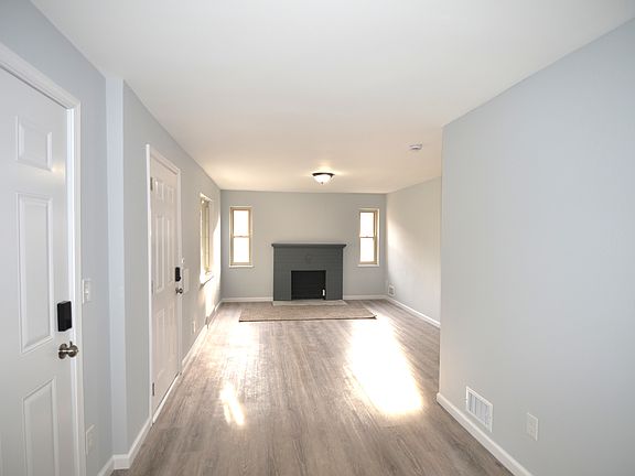 3rd image of 7301 Brookcrest Dr #1
