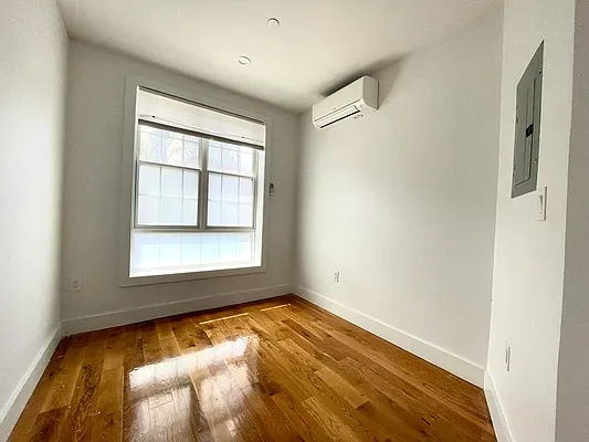 Rented by Voro New York | media 3