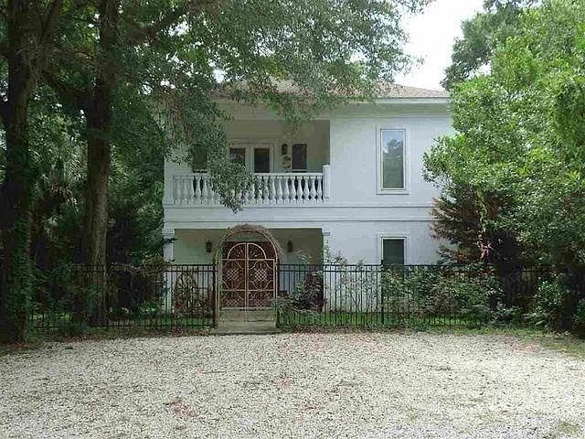 1st image of 209 N De Villiers St