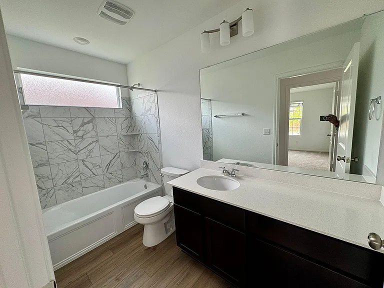 440 Doherty — Photo 6