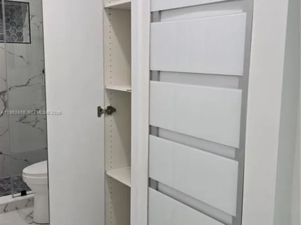 1300 N 64th Ave, Hollywood, FL 33024