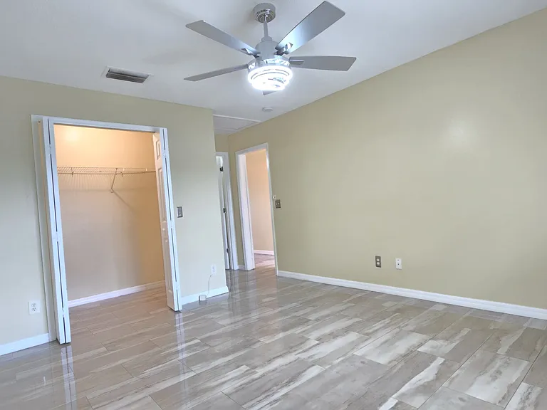 5025 Foxcroft Ct — Photo 20