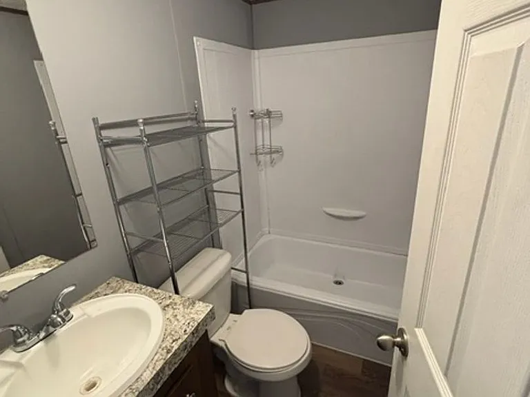 5600 W Kilgore Ave — Photo 11