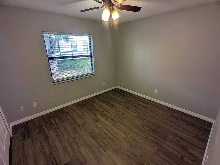 910 S Center St #6 — Photo 21