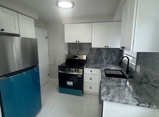 251-253 E Forteen Mile Rd, Birmingham, MI 48009