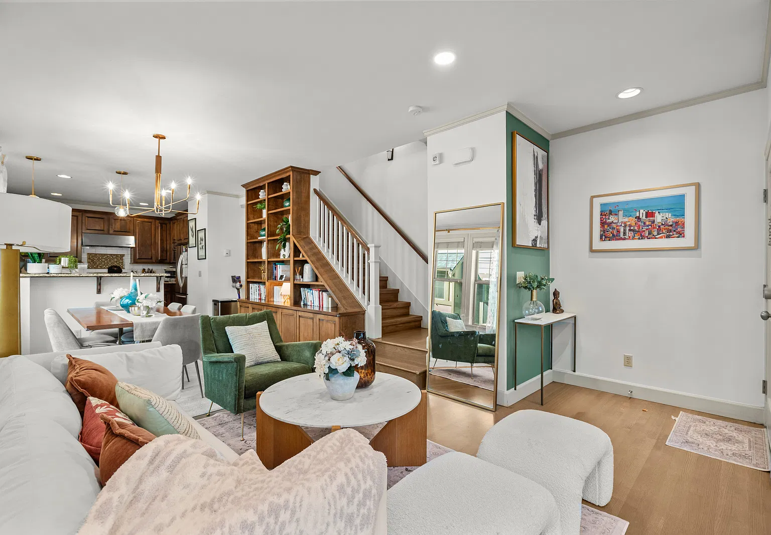 3 bed, 2.5 bath, 1910 sqft, $5,500 — Photo 2